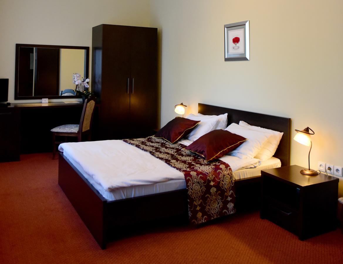 Nurtau Hotel Pavlodar Ngoại thất bức ảnh